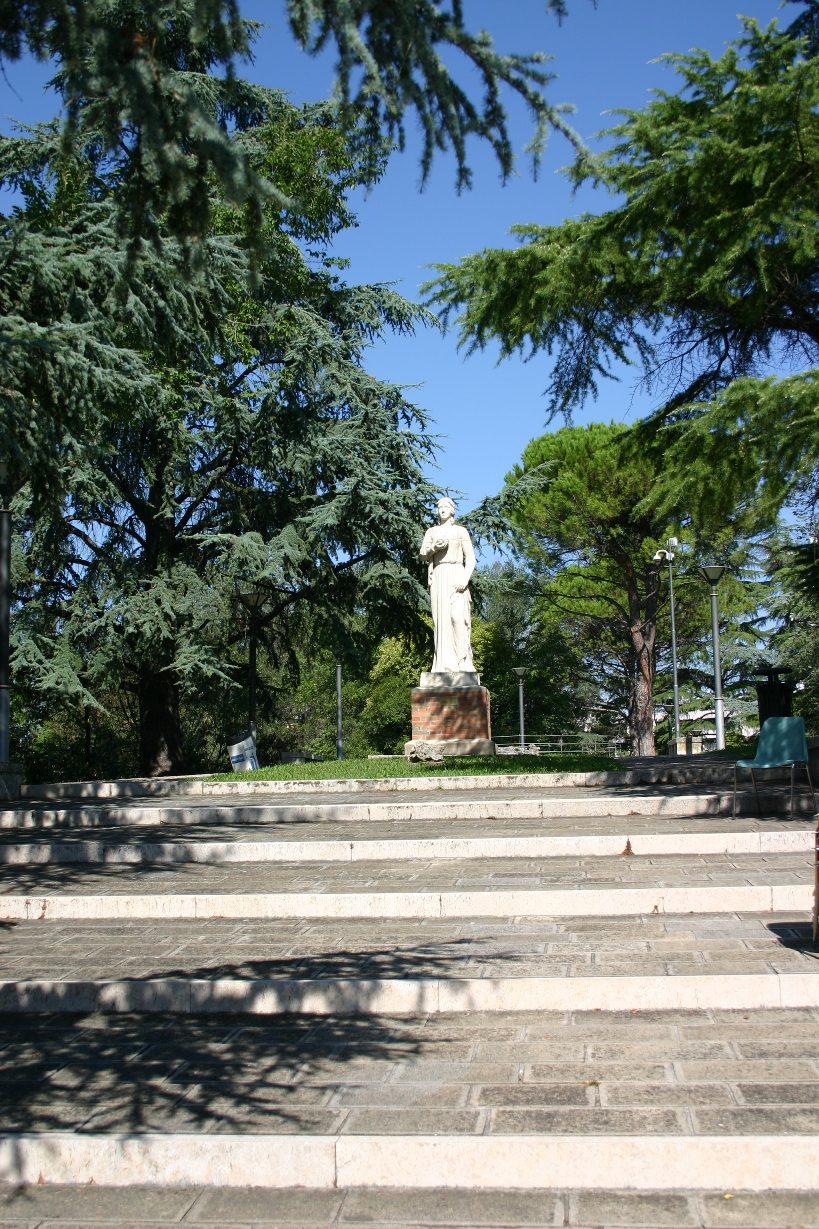 Hygieia%27s%20monument%2C%20Sorgente%20Montirone%2C%20Abano%20Terme%2C%20Italy%20-%2001.JPG